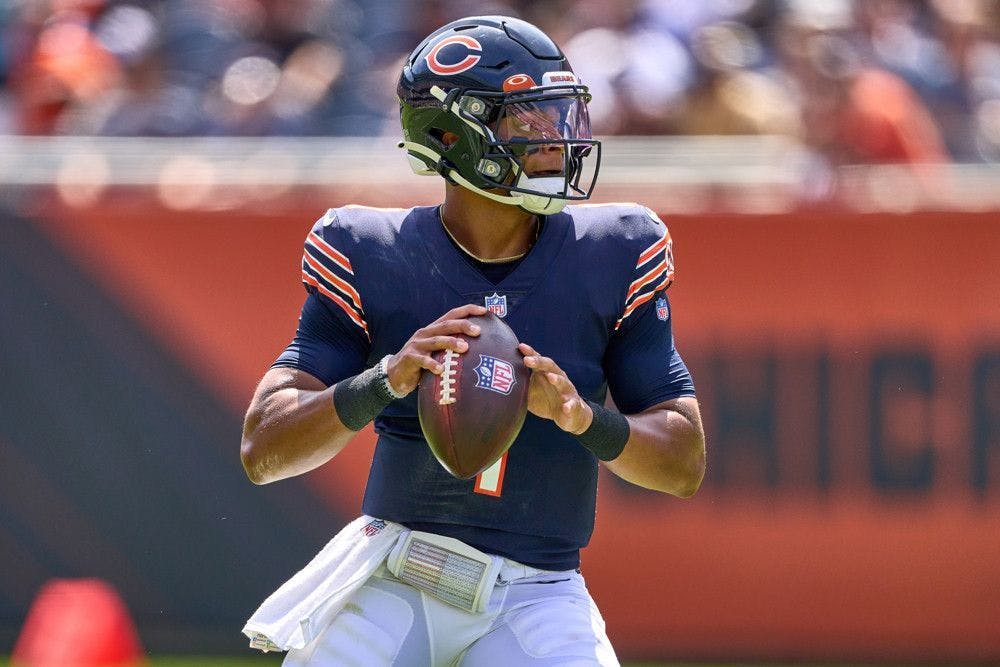 Bears vs. Packers odds, prediction, betting trends for NFL's