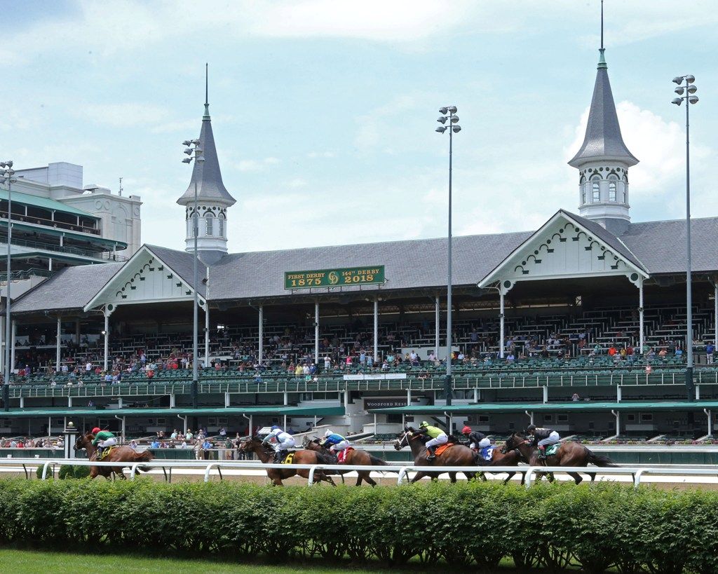  Racing at Churchill Downs