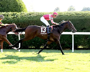 Aplyland wins a Keeneland.