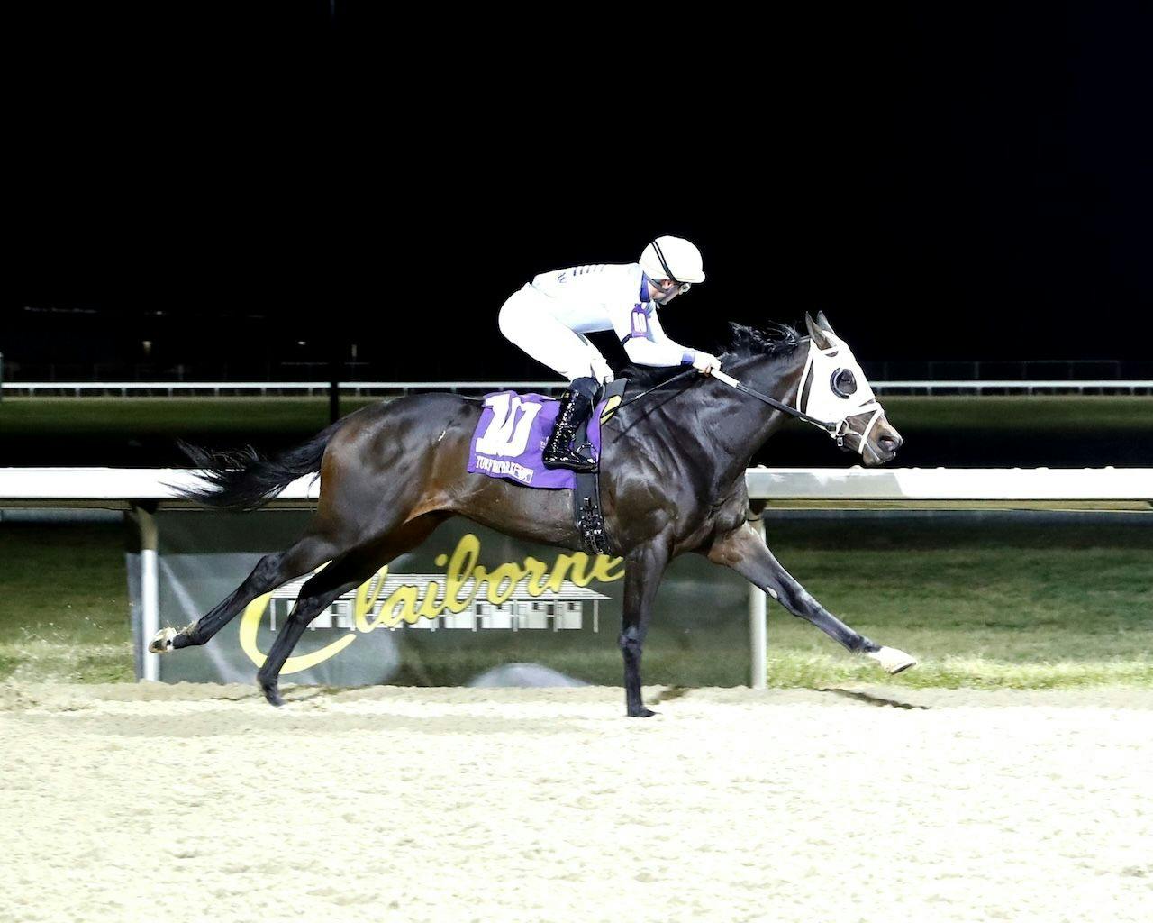 Banks wins at Turfway Park.