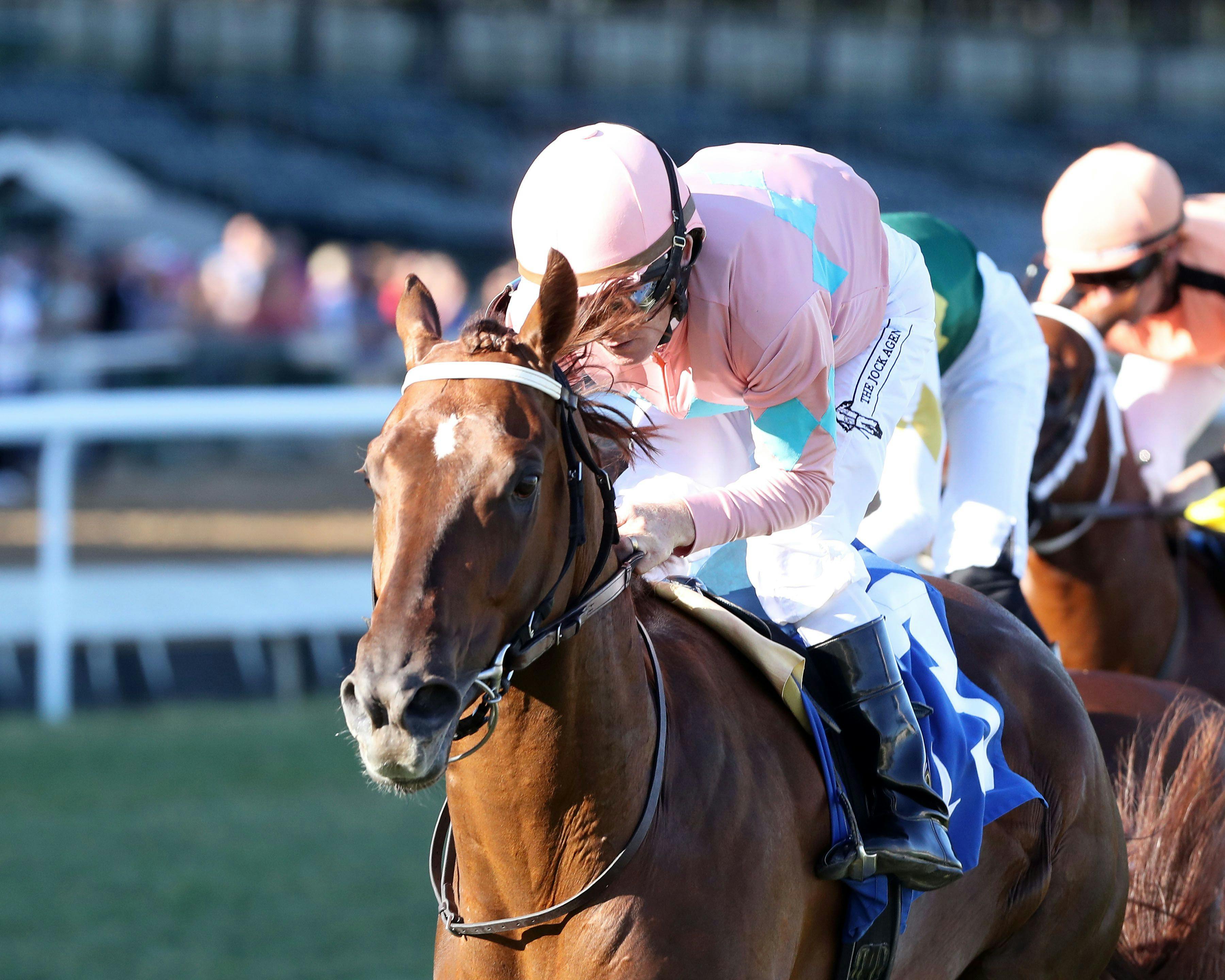 Bear River wins at Churchill Downs. 