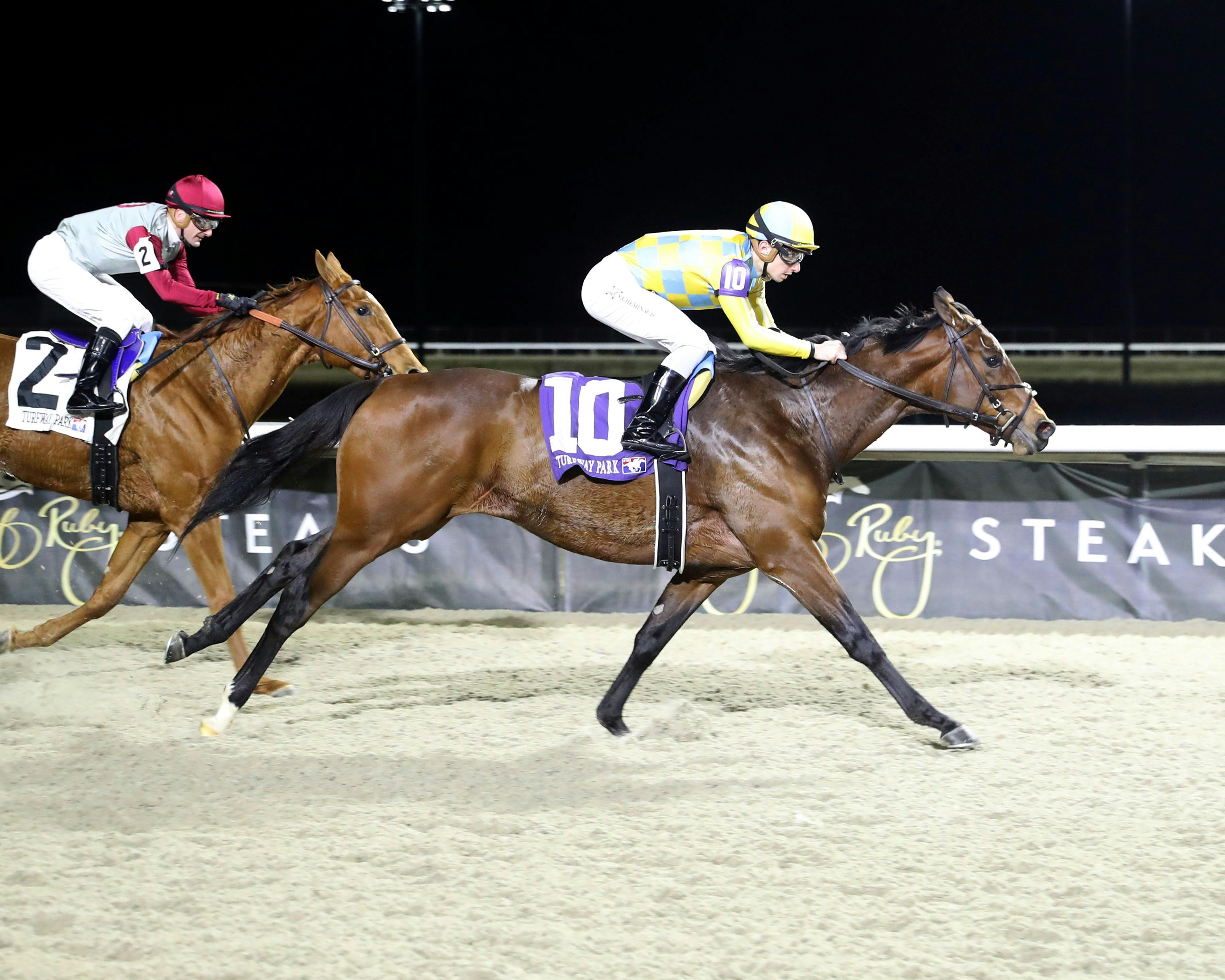 Brave Force wins at Turfway Park. 