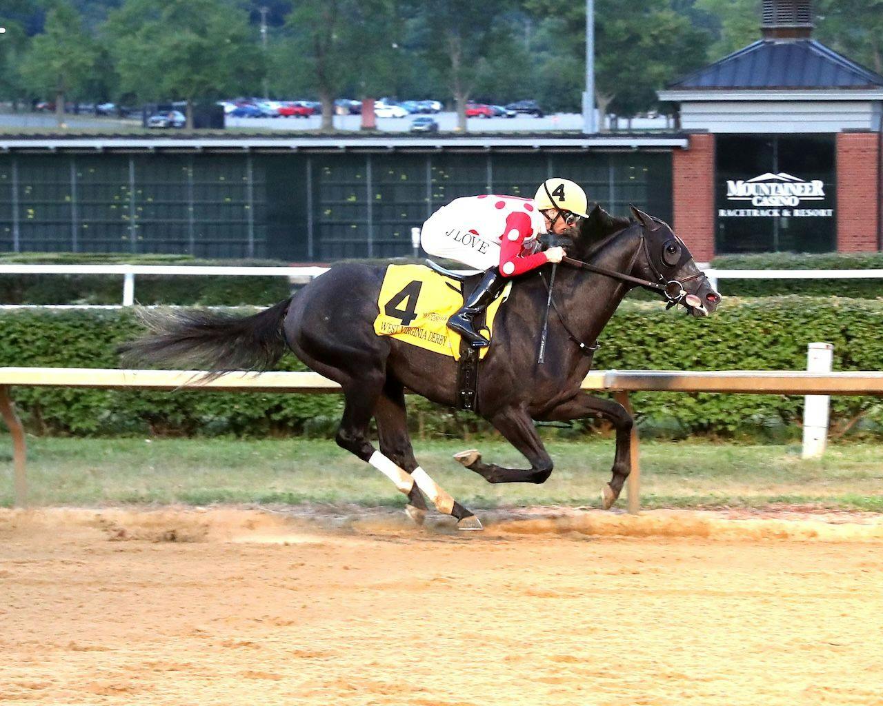 Chunk of Gold wins the West Virginia Derby at Moutaineer Park.