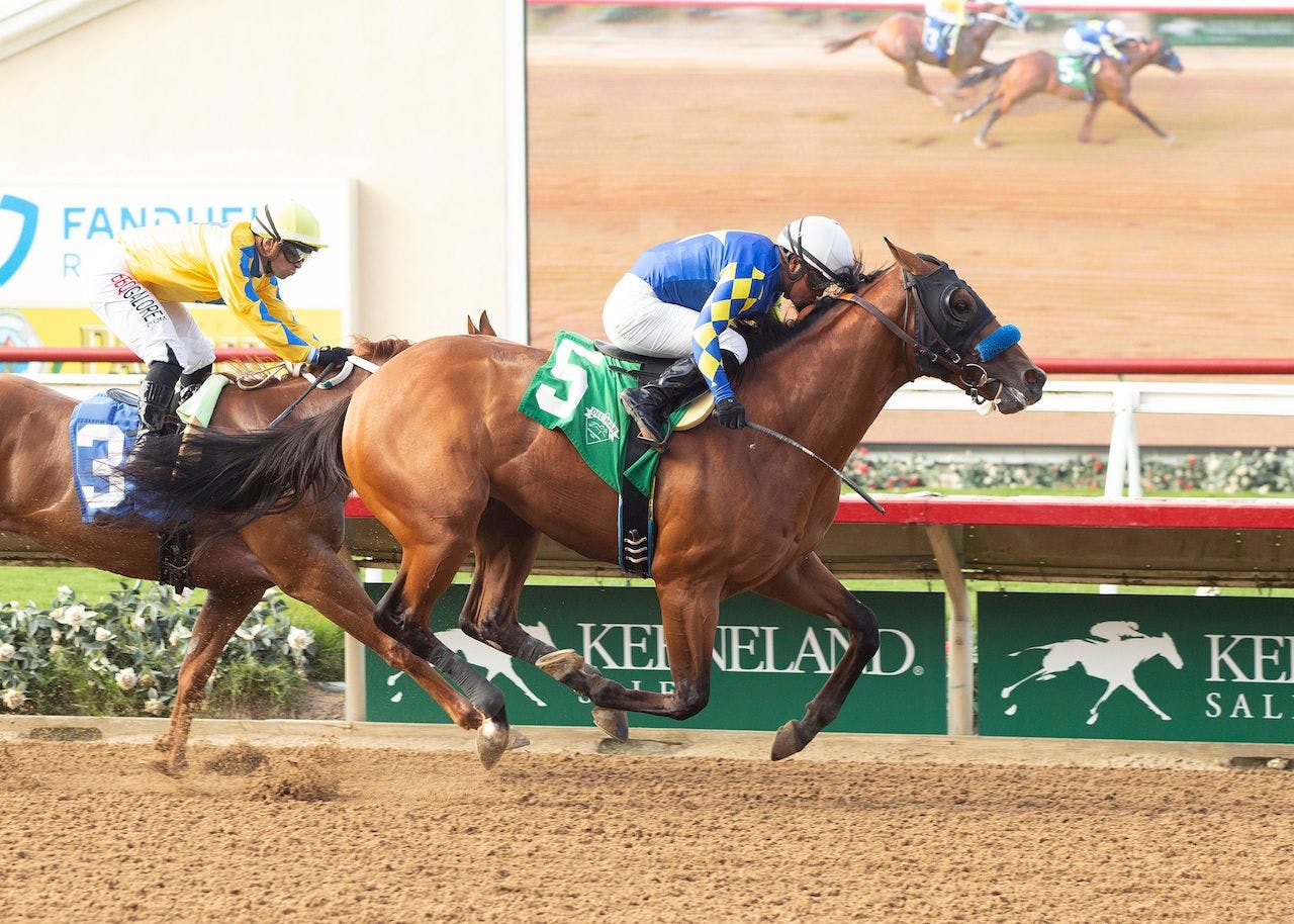 Citizen bull wins at Del Mar.