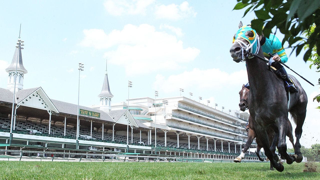 Horse Racing at Churchill Downs