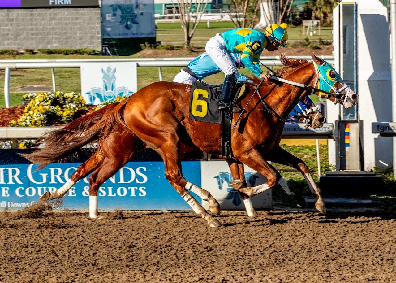 Creole Chrome wins at Fair Grounds.