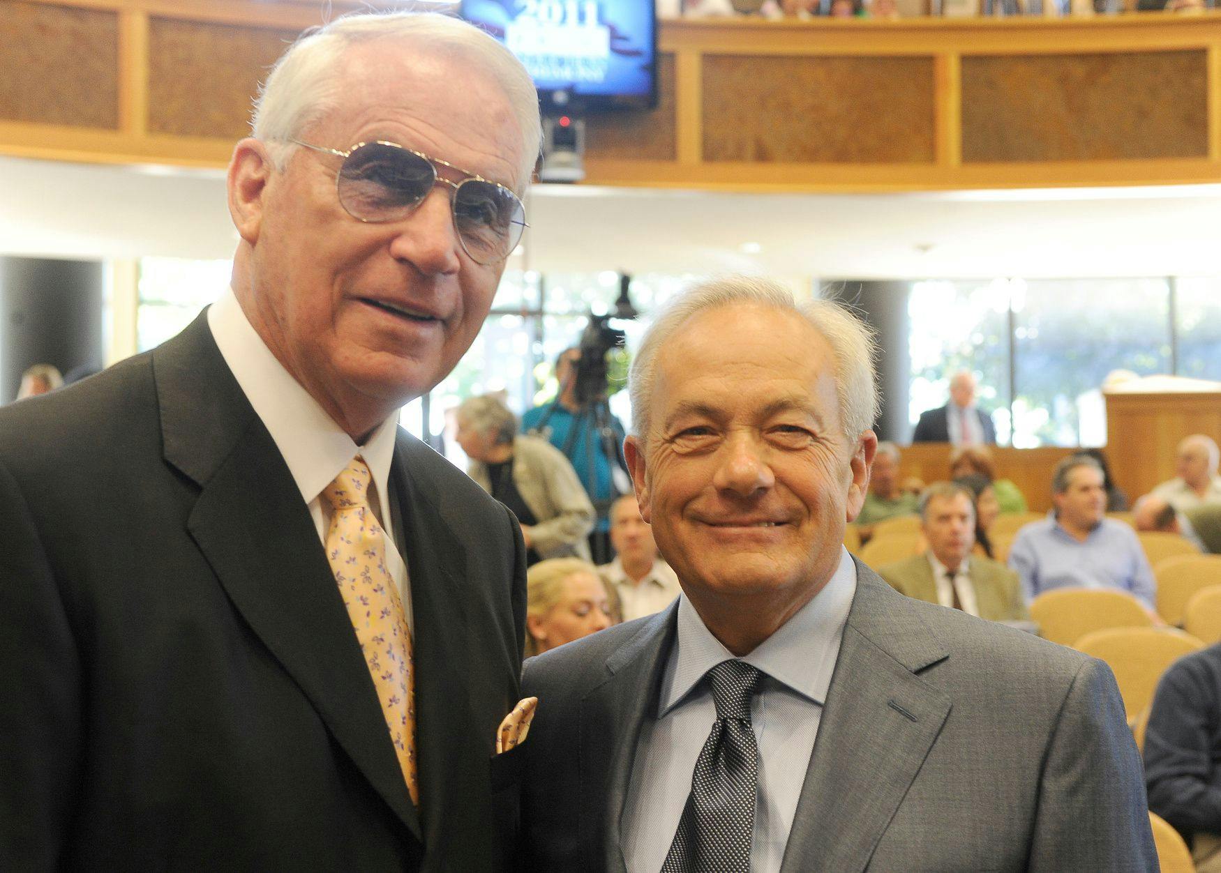 Trainer Jerry Hollendorfer with Hall of Fame trainer D. Wayne Lukas (Horsephotos.com)
