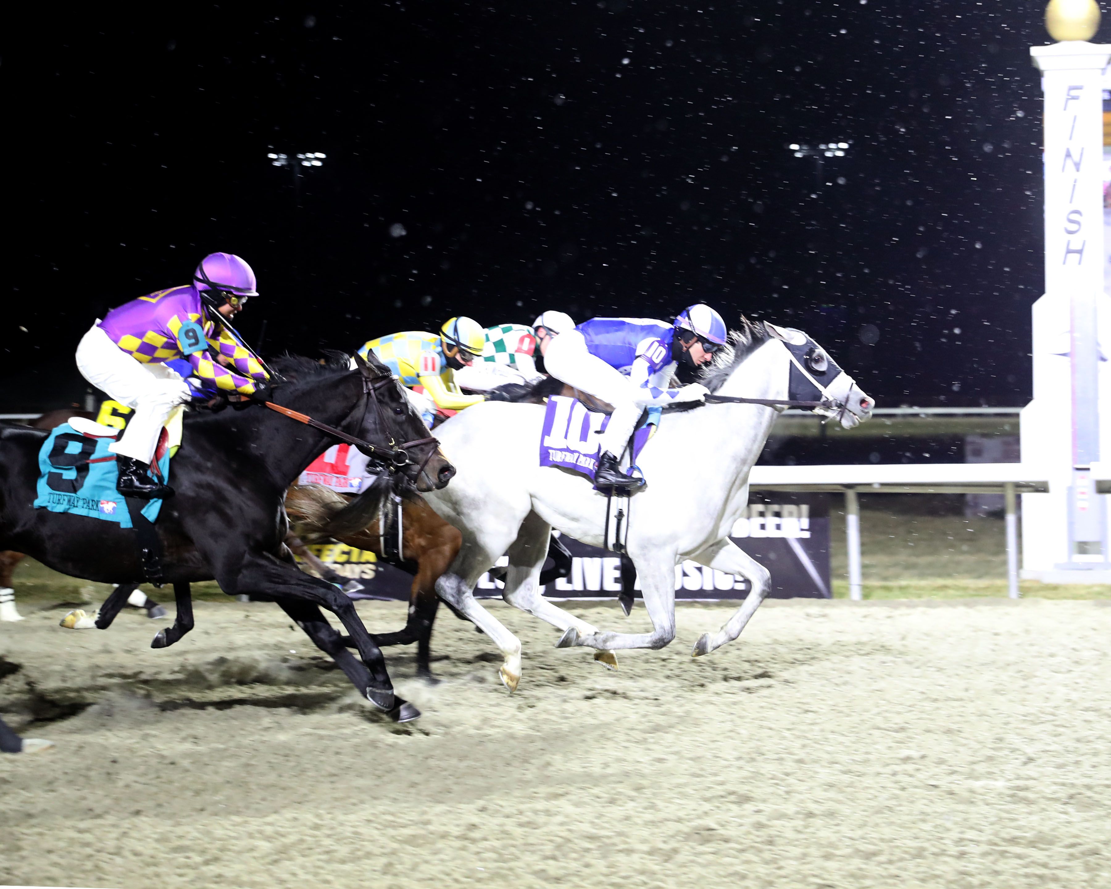 Empire West breaking his maiden at Turfway Park