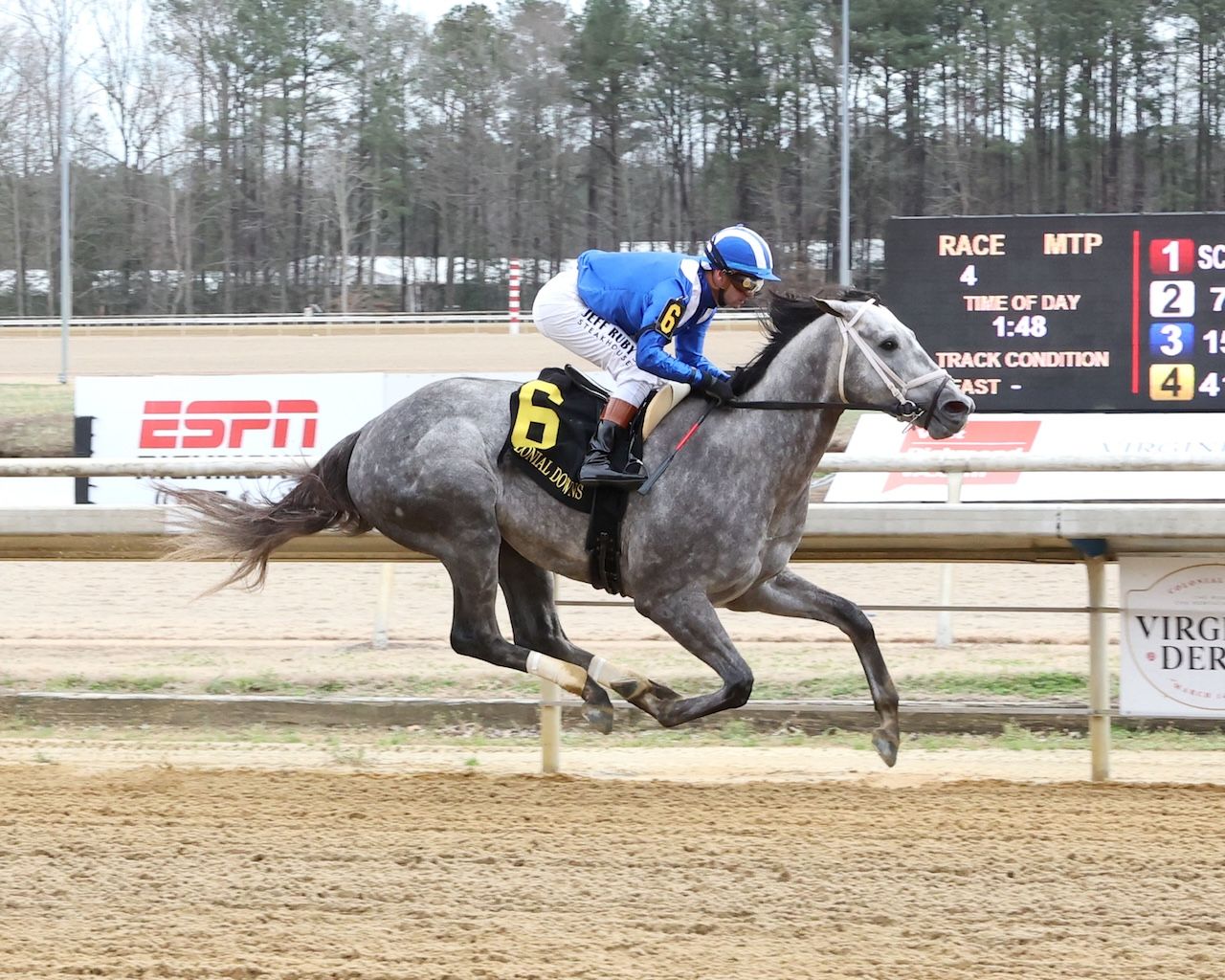 Ezum breaking his maiden at Colonial Downs.