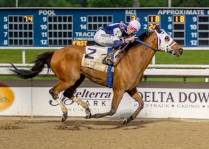 Liken It wins the Kenny Cotton Memorial at Evangeline Downs.