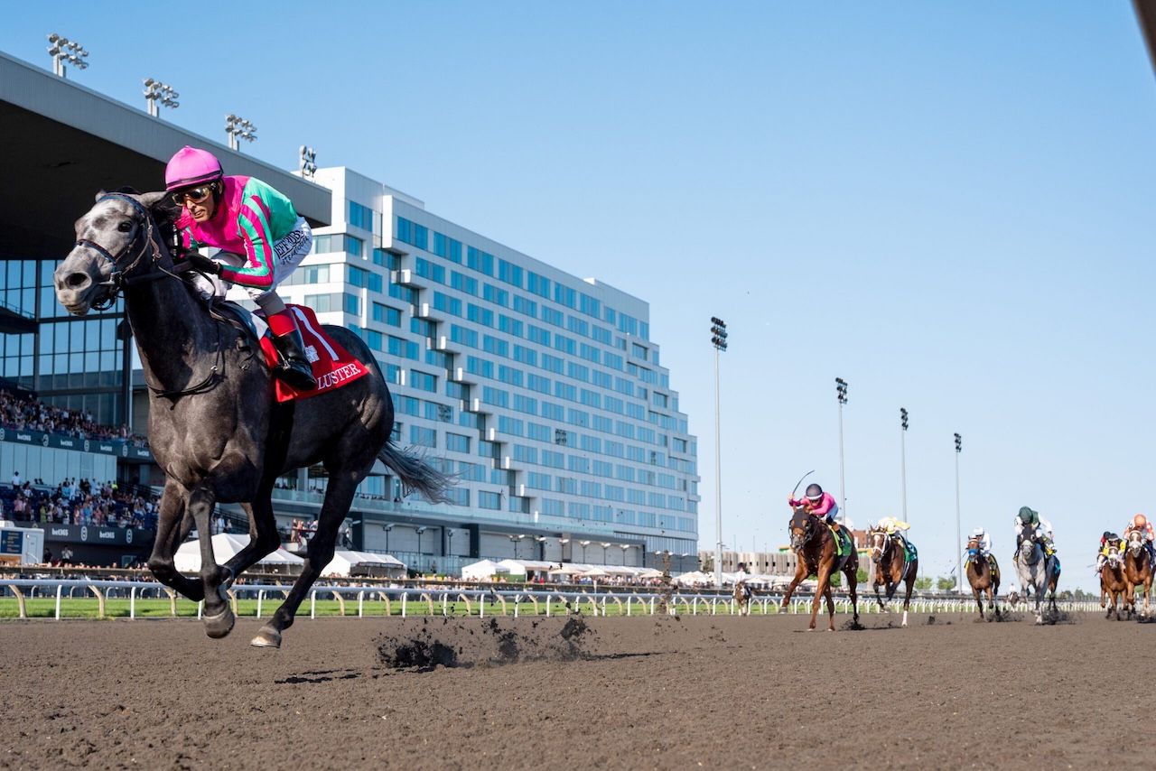 Luster wins the King's Plate at Woodbine.