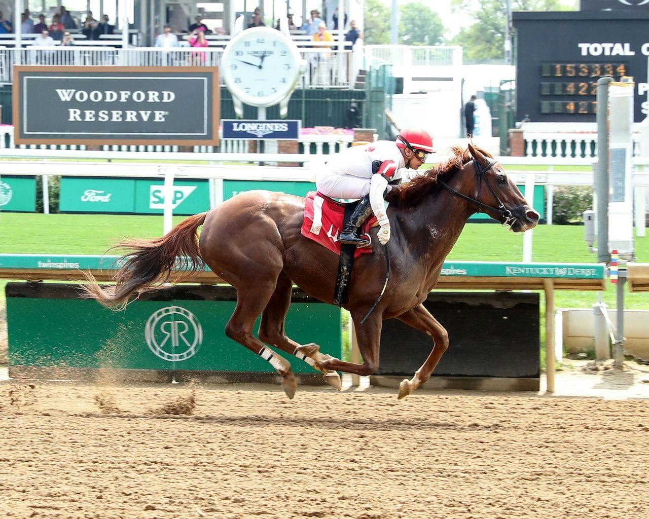 Marmalade Skye wins at Chuchill Downs.