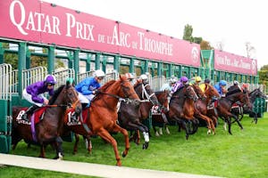Start of the 2021 Prix de l'Arc de Triomphe (Photo by Scoopdyga)
