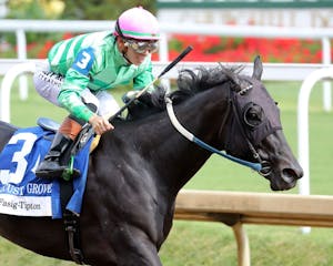 Royal Spa wins the Locust Grove (G2) at Churchill Downs.