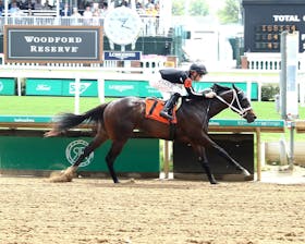 Sassy C W dominating her debut at Churchill Downs