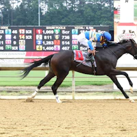 Slewperstitus wins at Colonial Downs.