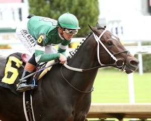 Soldier N Diplomat wins at Churchill Downs. 