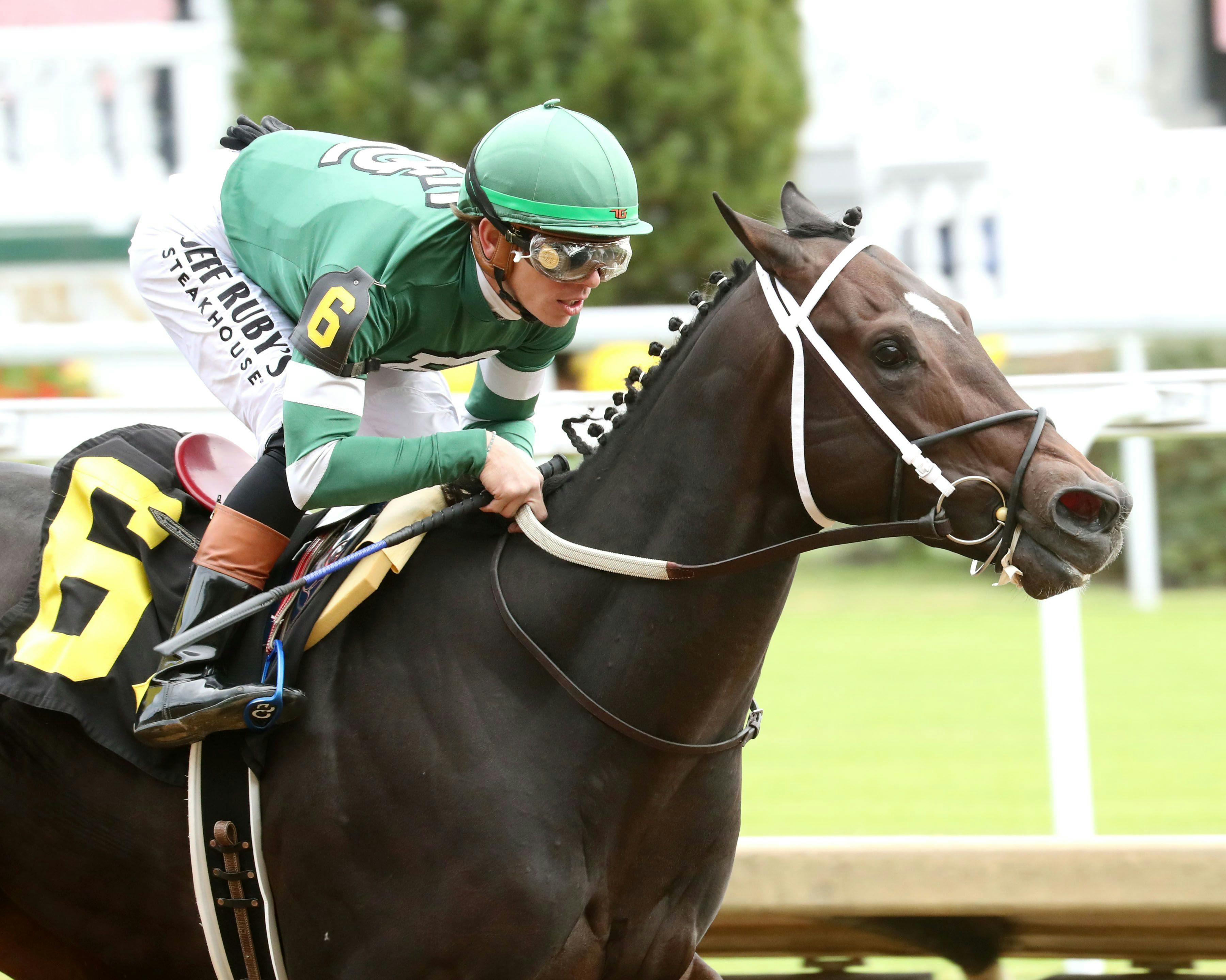 Soldier N Diplomat wins at Churchill Downs. 