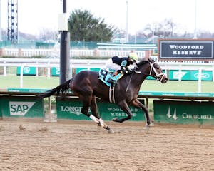 Sharp Swinger wins at Churchill Downs.