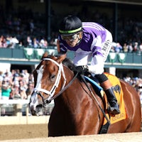 Sneaky Good wins at Keeneland.