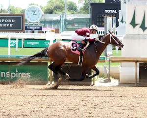 Spice Runner wins at Churchill Downs. 