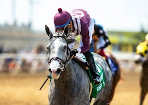 Sweet Azteca successfully defended her title in the Rancho Bernardo H. (G3)