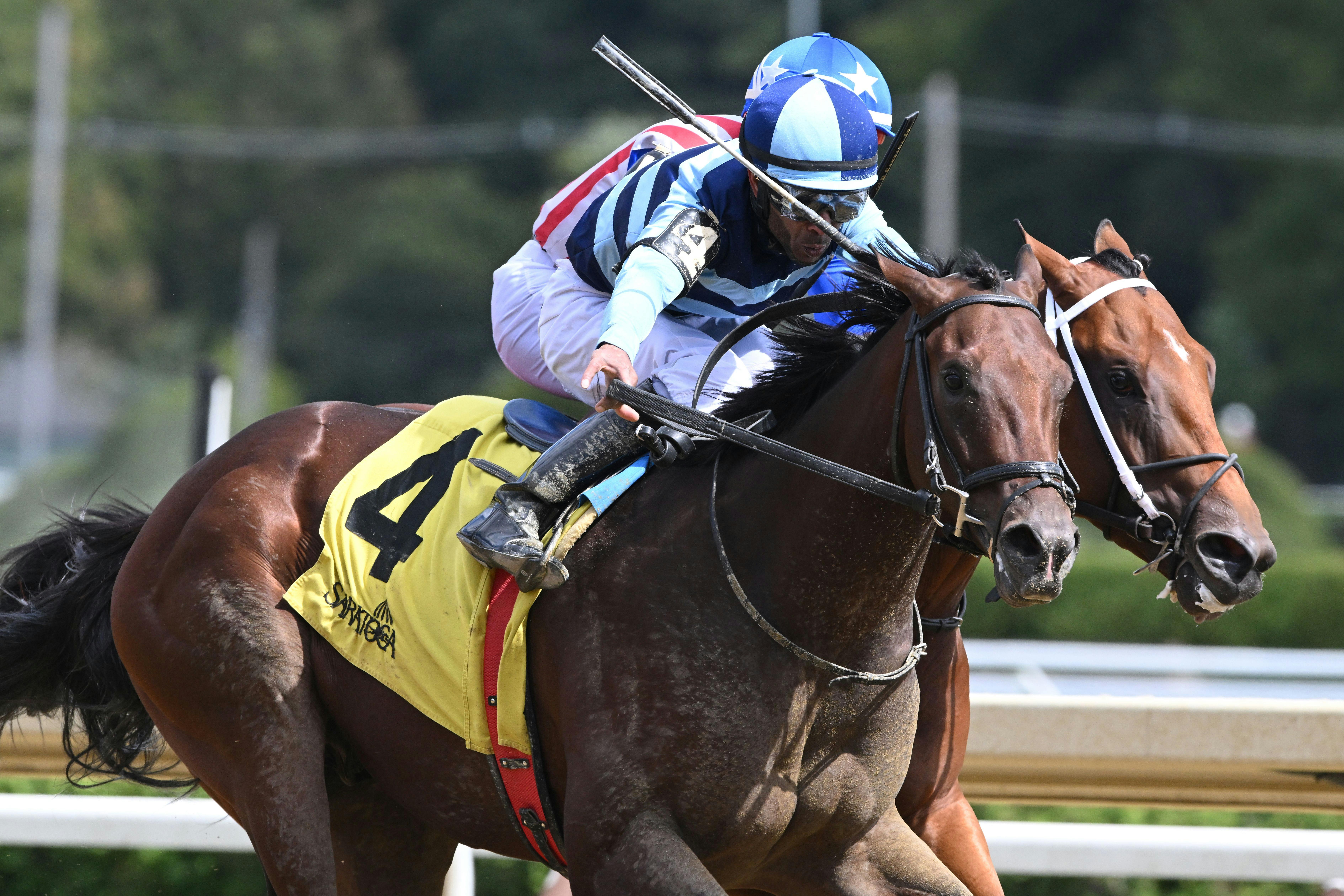 #4 Talkin edges out #1 Stardale at Saratoga. 