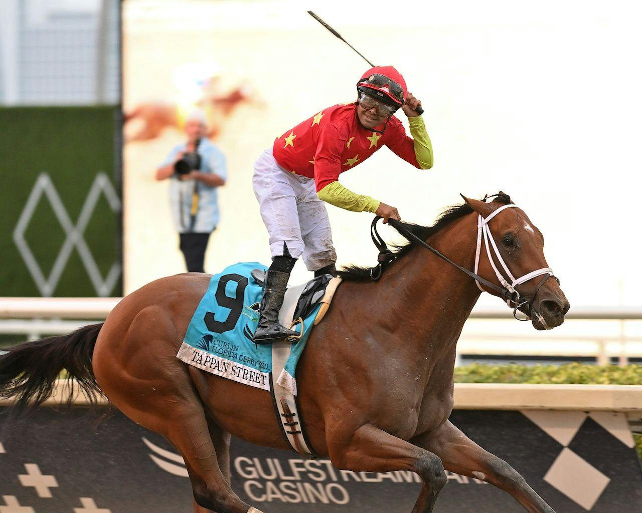 Tappan Street wins the Florida Derby at Gulfstream Park.