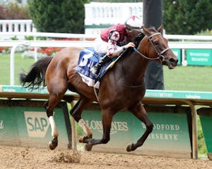 Thorpedo Anna wins the Fleur De Lis at Churchill Downs.
