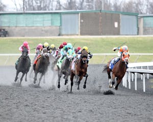 Racing at Turfway Park (Photo by Coady Media/Turfway Park)