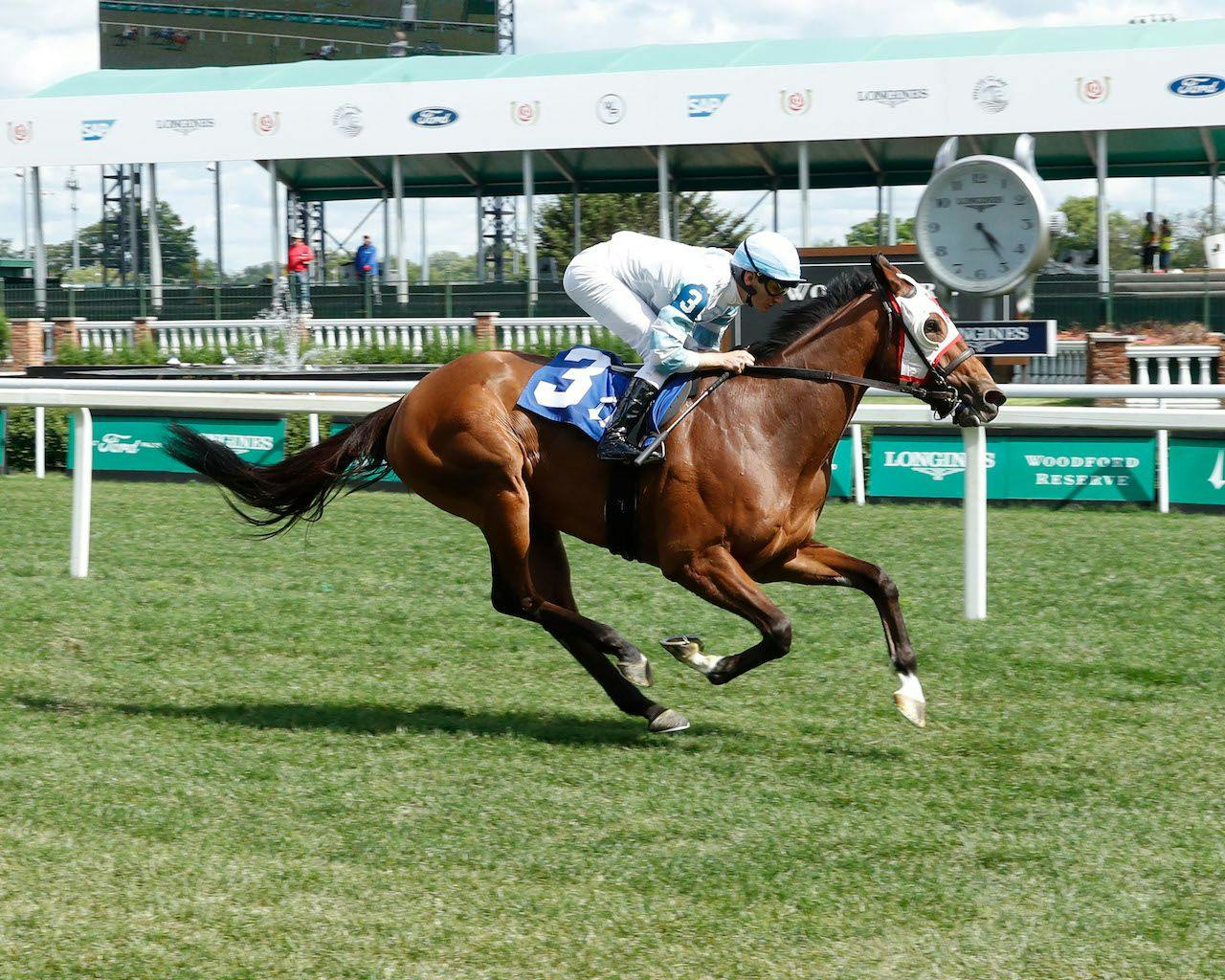 Whiskey Decision wins at Churchill Downs. 