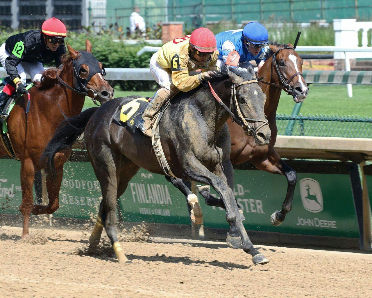 Kentucky Derby Maiden Watch What a Country rallies resolute TwinSpires